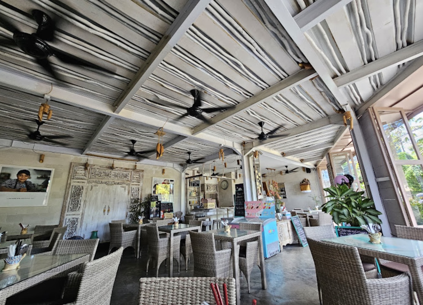 Thriving Established Restaurant in Jimbaran for Sale – F&B Opportunity in Bali — Property ID JU915